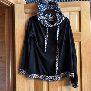 Heimish USA animal print/black hooded top, 3XL, print at waist sleeves, hood